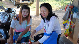 girls1.jpg