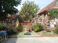 21-Wat-Bang-Phra-07.jpg