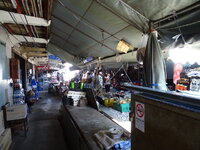 28-Maeklong-Railway-Market-12.jpg