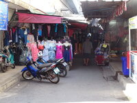 28-Maeklong-Railway-Market-23.jpg