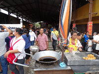 28-Maeklong-Railway-Market-43.jpg