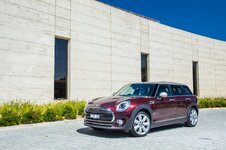 2016_MINI_Cooper_Clubman_AU_spec_F54_3888x2592.jpg