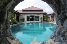 thailand_2010_04_0050bes8w.jpg thailand_2010_04_0050bes8w.jpg