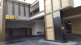 Eingang May Hotel.jpg