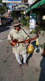Coole Thai-Guitarre.jpg
