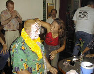 susibar_verspeisung-der-torte2.jpg