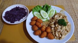 Geschnetzeltes Kroketten Rotkohl Feb21.jpg