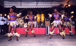 Kenia 9 Twin Star Dancers.jpg