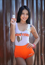 comp_Hooters Girl-Lumi.jpg