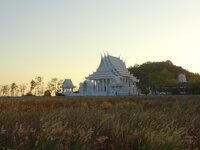 White temple Huiay Yai 2.JPG