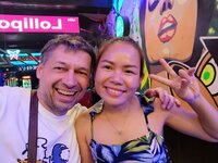 Fang Bar Sukhumvit 7-1.jpg Fang Bar Sukhumvit 7-1.jpg