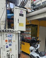 49880757dk.jpg