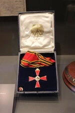 Duitsland-Dortmund ''Duits voetbalmuseum-Bundesverdienstkreuz Uwe Seeler''.JPG
