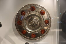 Duitsland-Dortmund ''Duits voetbalmuseum-Trophae Meisterschale DDR''.JPG