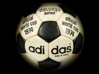 Duitsland-Dortmund ''Duits voetbalmuseum-WM 1974 Duitsland-Nederland 2-1''.jpg Duitsland-Dortmund ''Duits voetbalmuseum-WM 1974 Duitsland-Nederland 2-1''.jpg
