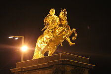 Duitsland-Dresden ''Denkmal Goldener Reiter'' (5).JPG