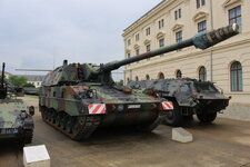 Duitsland-Dresden ''Museum der Bundeswehr-Panzerhaubitze 2000'' (2).JPG