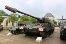 Duitsland-Dresden ''Museum der Bundeswehr-Panzerhaubitze 2000'' (3).JPG