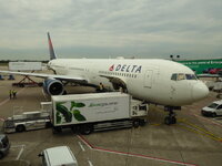 Duitsland-Düsseldorf ''Flughafen-Delta'' (2).JPG