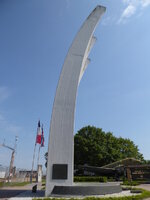 Duitsland-Frankfurt ''Denkmal Luftbrücke'' (8).JPG