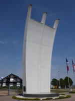 Duitsland-Frankfurt ''Denkmal Luftbrücke'' (11).JPG