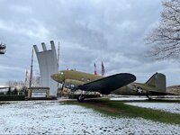 Duitsland-Frankfurt ''Denkmal Luftbrücke'' (16).jpg