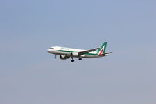 Duitsland-Frankfurt ''Flughafen-Alitalia'' (1).JPG