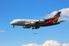 Duitsland-Frankfurt ''Flughafen-Asiana Airlines Airbus A 380'' (7).JPG