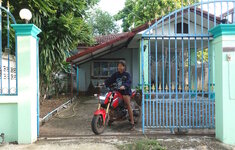 Ban Nim auf Töff 8h.JPG