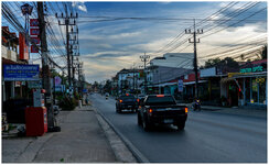 Straße mit Auto.jpg