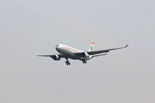 Duitsland-Frankfurt ''Flughafen-Libanon Middle East Airlines Airbus A320'' (2).JPG