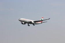 Duitsland-Frankfurt ''Flughafen-Libanon Middle East Airlines Airbus A320'' (3).JPG