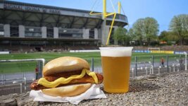 35042943-eine-bratwurst-und-ein-bier-im-stadion-rote-erde-dortmund-2yol8oM7eefe.jpg