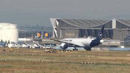 Duitsland-Frankfurt ''Flughafen-Lufthansa Cargo Boeing 777L'' (2).jpg