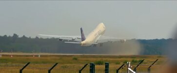 Duitsland-Frankfurt ''Flughafen-Saudia Cargo Boeing 747'' (5).jpg