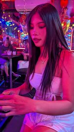 Soi6 Lady in Love3.jpg