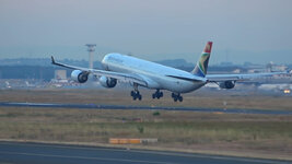 Duitsland-Frankfurt ''Flughafen-South African Airbus A340'' (4).jpg