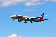 Duitsland-Frankfurt ''Flughafen-TAM Boeing 777'' (2).JPG