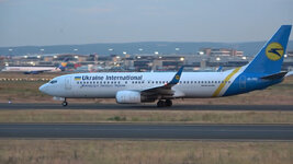 Duitsland-Frankfurt ''Flughafen-Ukraine International Boeing 737'' (4).jpg