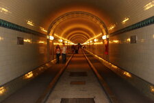 Duitsland-Hamburg ''Elbtunnel'' (4).JPG