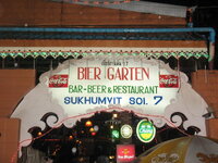 Thailand-Bangkok ''Soi 7 Sukhumvit Road-Biergarten'' (1).JPG