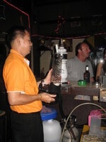Thailand-Bangkok ''Soi 7 Sukhumvit Road-Biergarten'' (3).JPG