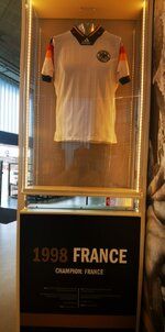 Duitsland-Herzogenaurach ''Adidas Outletstore'' (13).jpg Duitsland-Herzogenaurach ''Adidas Outletstore'' (13).jpg