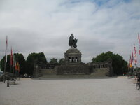 Duitsland-Koblenz ''Deutsches Eck-Standbeeld Kaiser Wilhelm'' (1).jpg