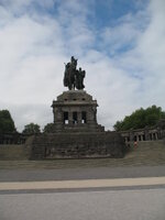Duitsland-Koblenz ''Deutsches Eck-Standbeeld Kaiser Wilhelm'' (2).jpg