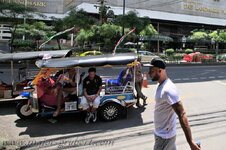 bangkok_patpong_barbar03.jpg