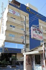 queens_hotel_angeles_city_0.jpg