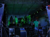 23509120qf.jpg