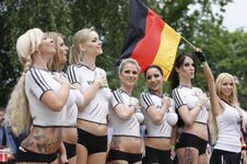 Sexy+Soccer+2012+NpCjMAuNAjVl.jpg
