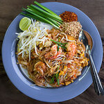 250px-Phat_Thai_kung_Chang_Khien_street_stall.jpg